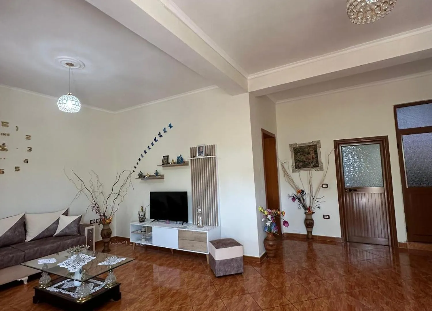 Leo Apartment Wlora
